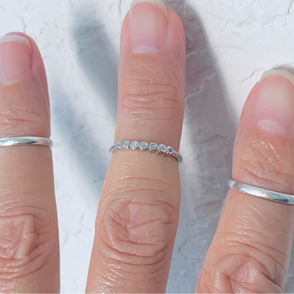 Sterling Silver 7 Tiny CZ Toe Ring, Dainty Rings, Midi Ring, Stackable Jewelry - Picture 6 of 8